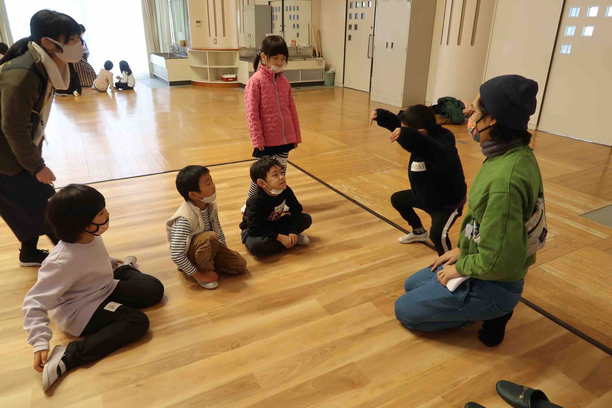 喋らず伝えよう ジェスチャーゲーム カードゲーム 超美品の